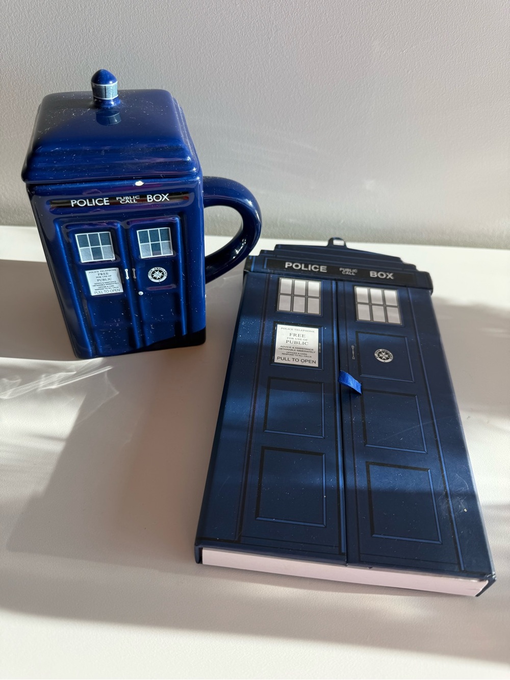 DOCTOR WHO Mug and notebook